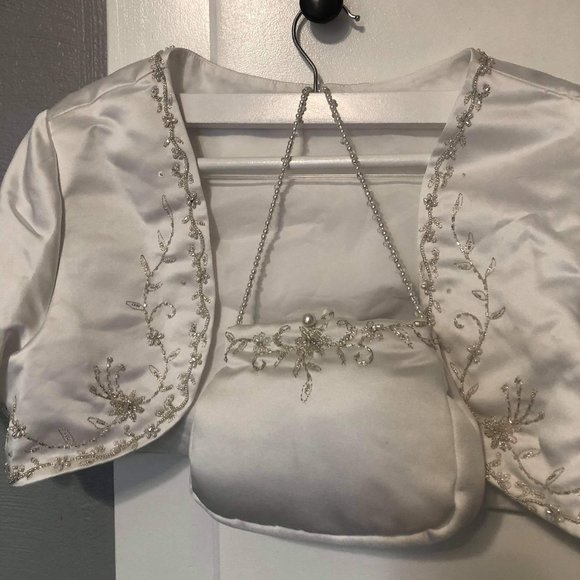 Mary's Wedding Dress - Picture 7 of 8